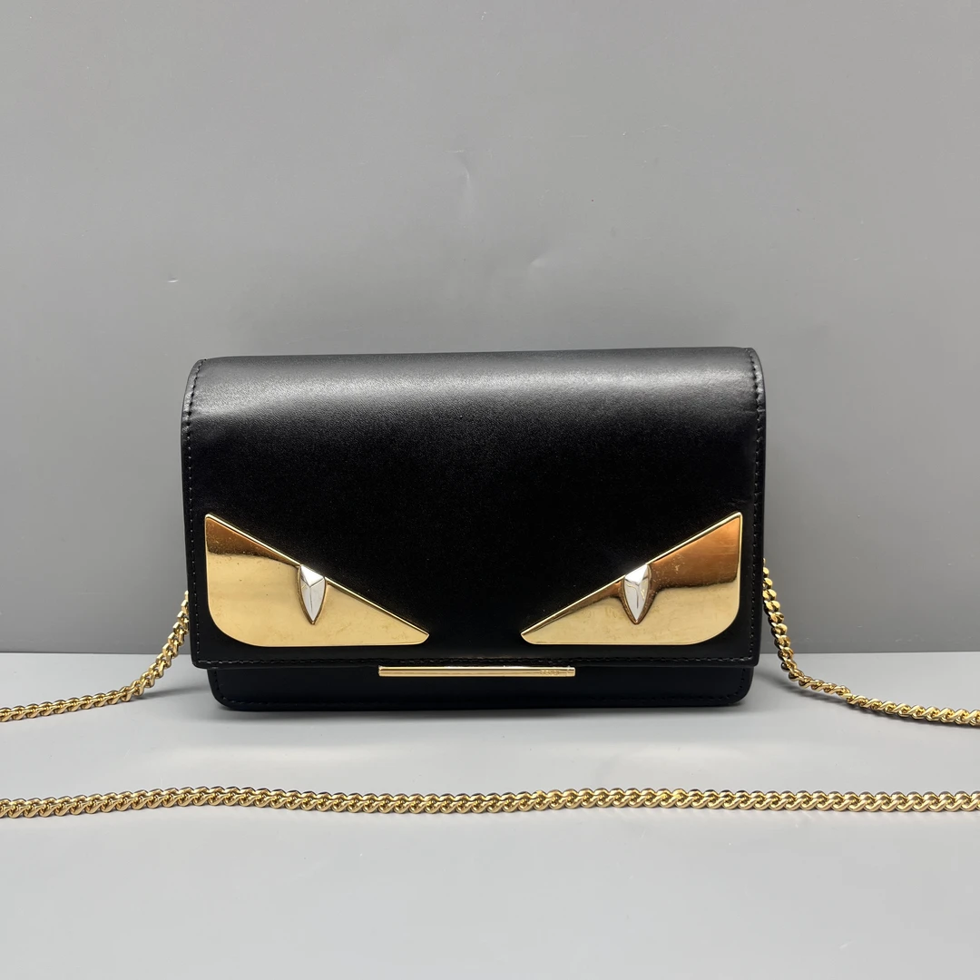 95新 FENDI/芬迪 黑色小怪兽链条包 尺寸19*12 SV18180