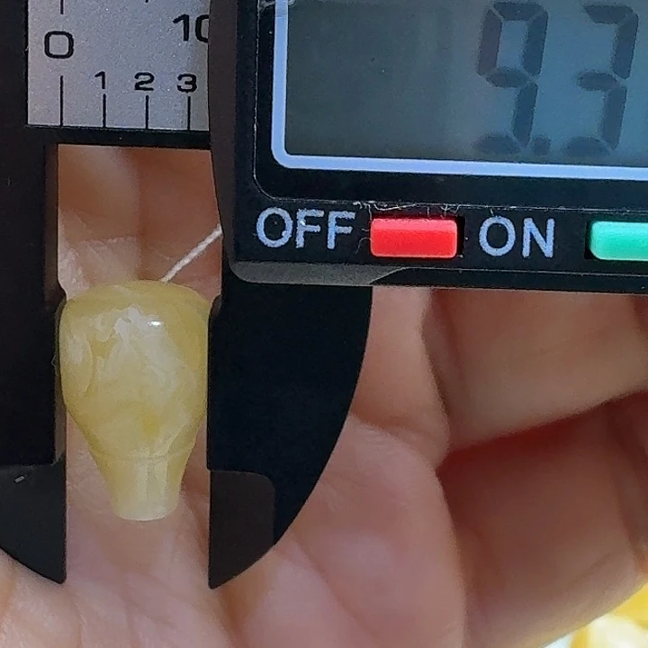 牧***祯裸石琥珀未镶嵌30