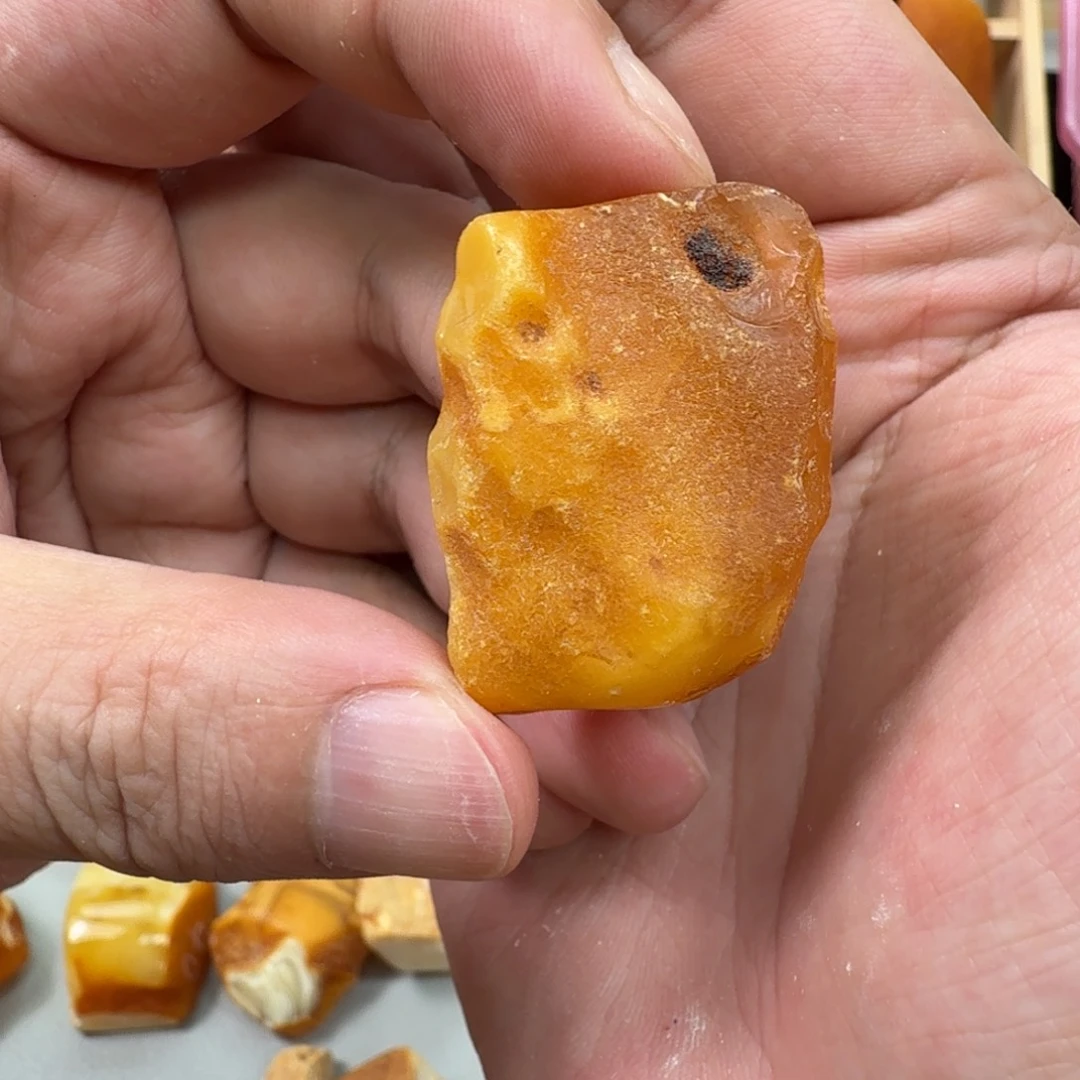 定制琥珀未镶嵌俄料