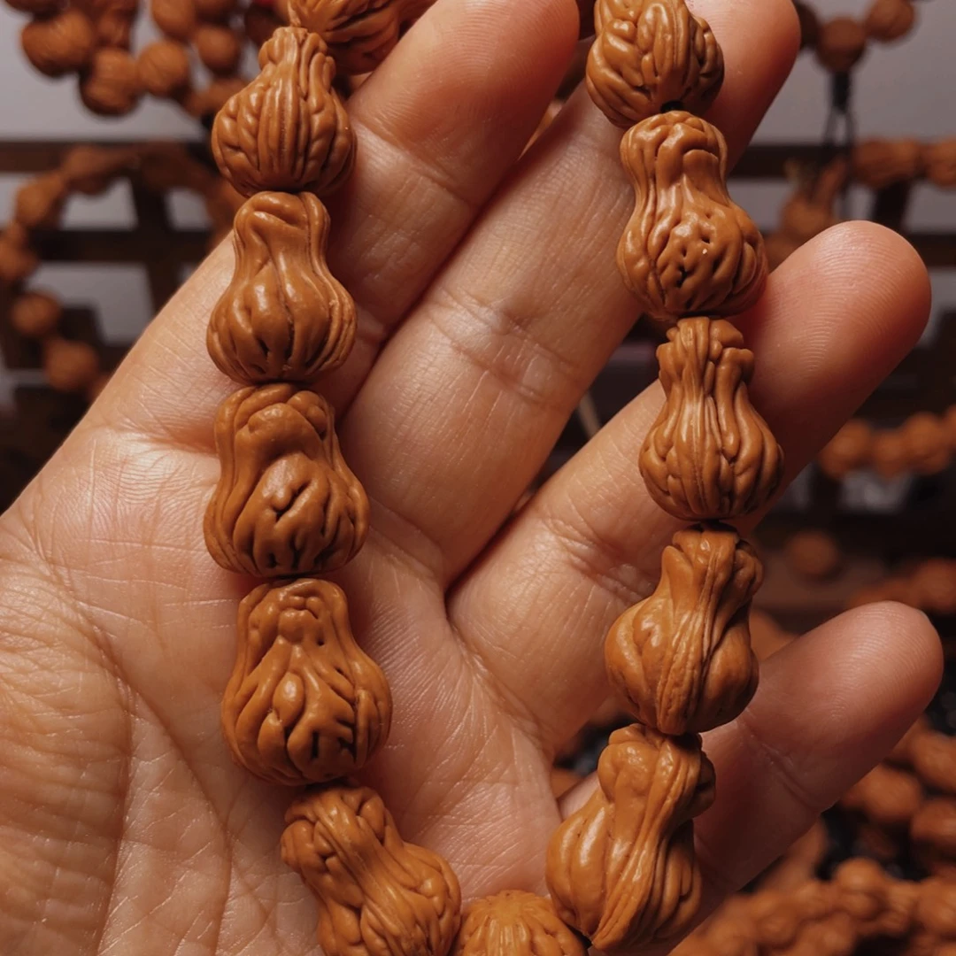 木质类龙纹桃枭手串