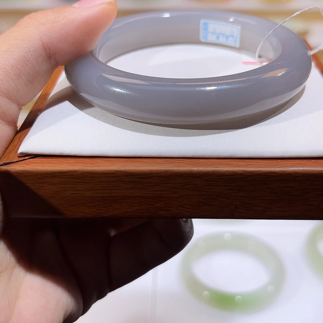 和田玉未镶嵌手镯满紫