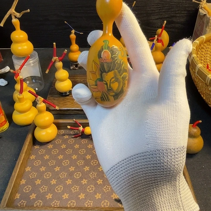 栗***谣不退不换全品葫芦