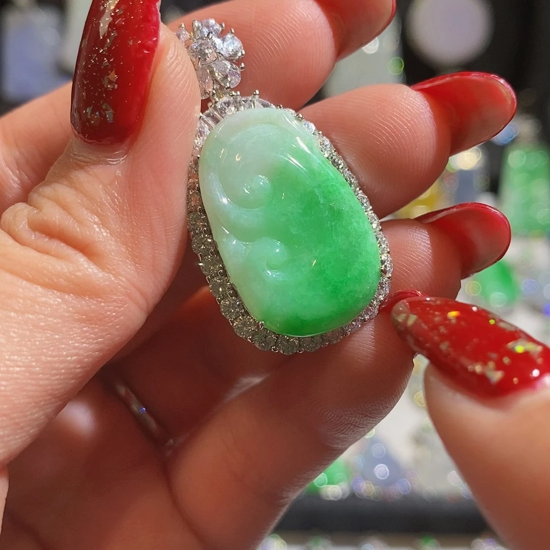 翡翠颈饰银S925镶嵌天然翡翠