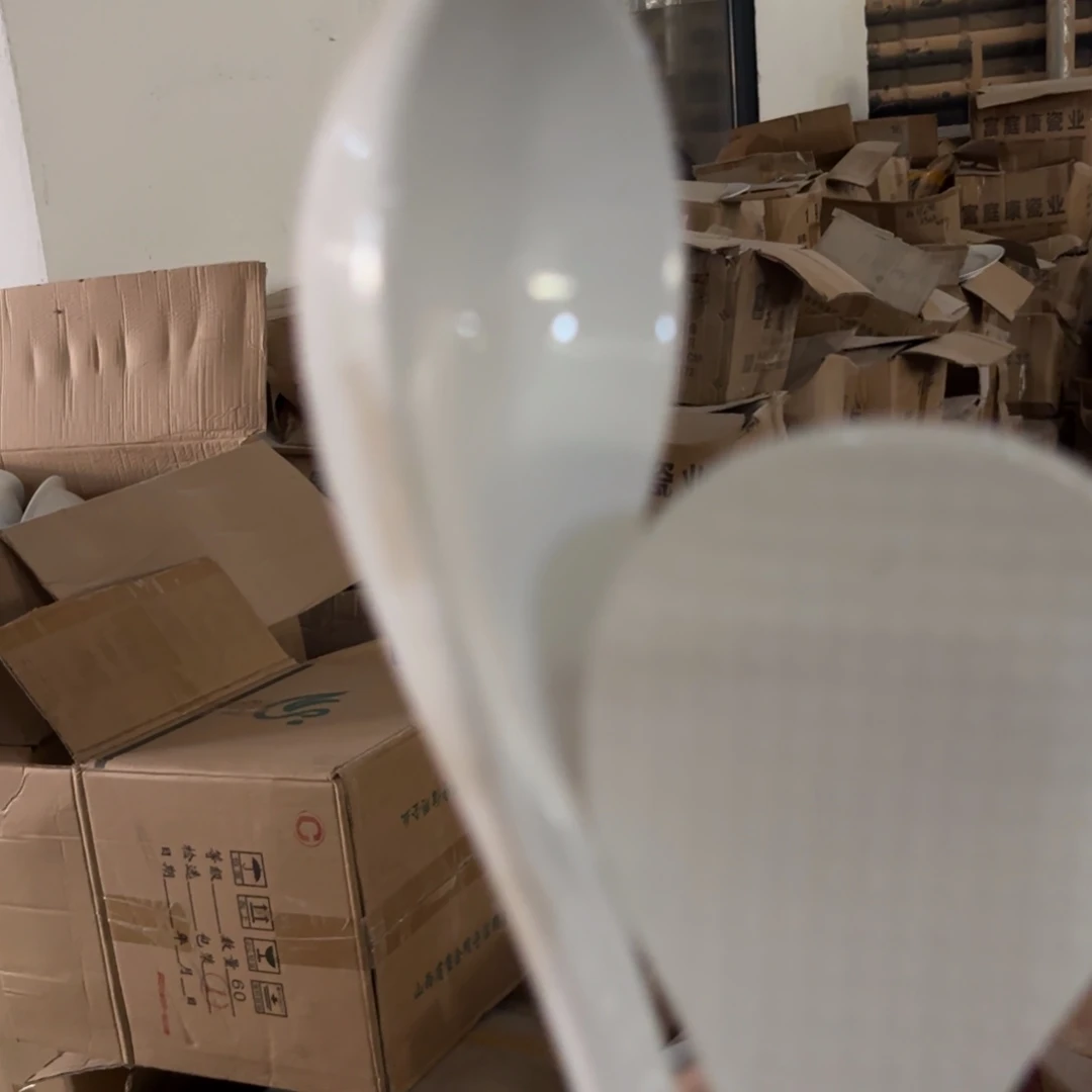 高白瓷长柄大汤勺2只微瑕