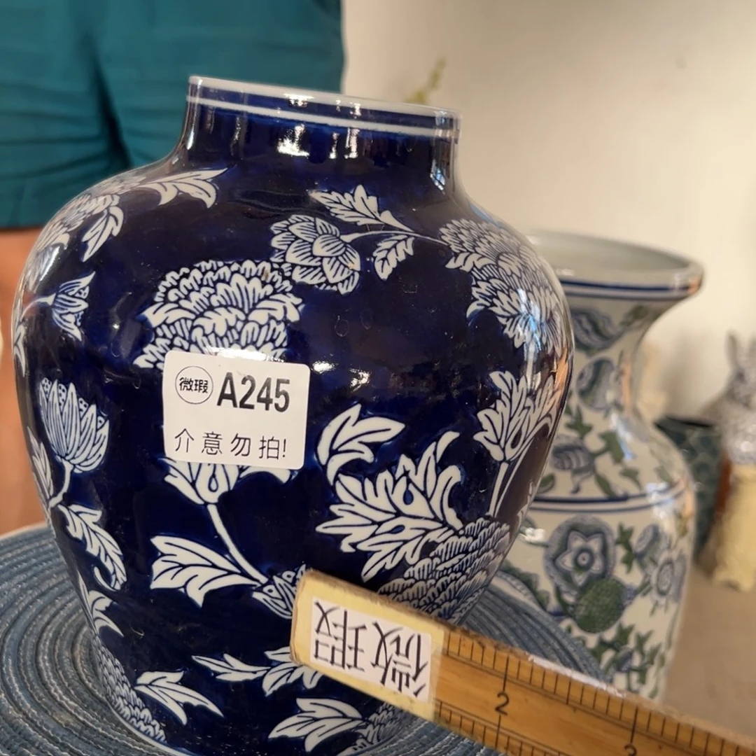 微瑕青花瓷器值得厚爱