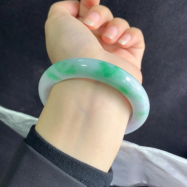 翡翠未镶嵌手镯55圈6162