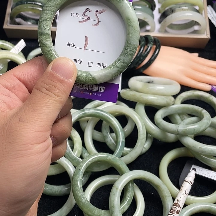 岫玉未镶嵌手镯岫玉精美绝顶佳品