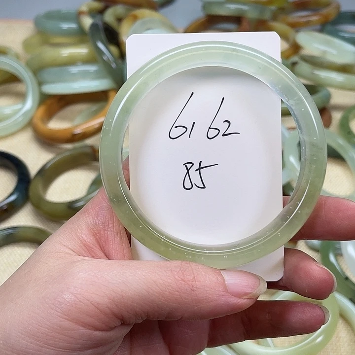 蛇纹石玉未镶嵌手镯美****家