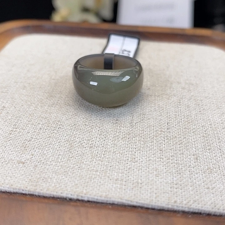 和田玉（糖玉）未镶嵌戒指Z147 馒头 烟灰 16.2