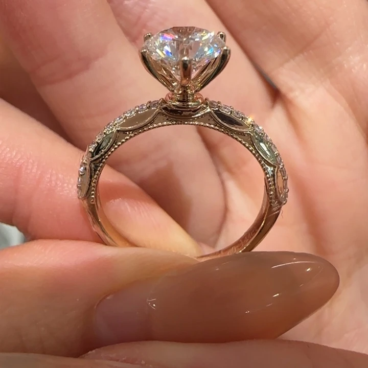 18K金镶嵌实验室培育钻石1卡婚纱设计款