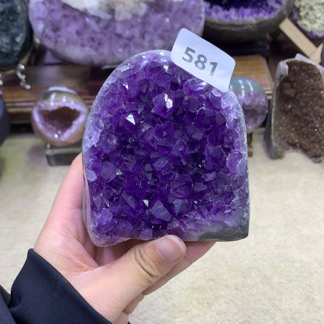 紫晶未镶嵌大型摆件（非配饰）