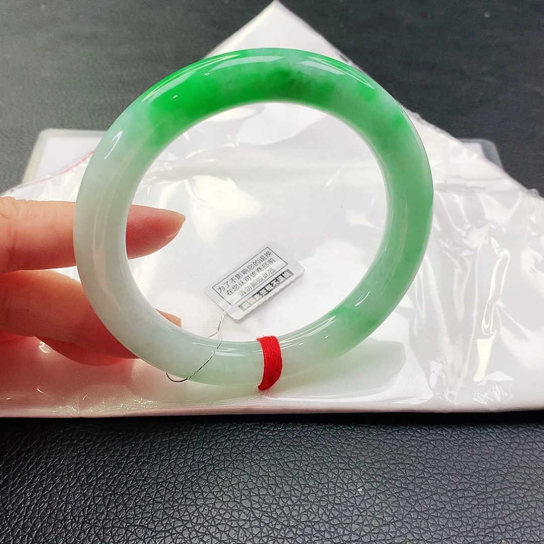 未镶嵌手镯翡翠缅甸翡翠手镯