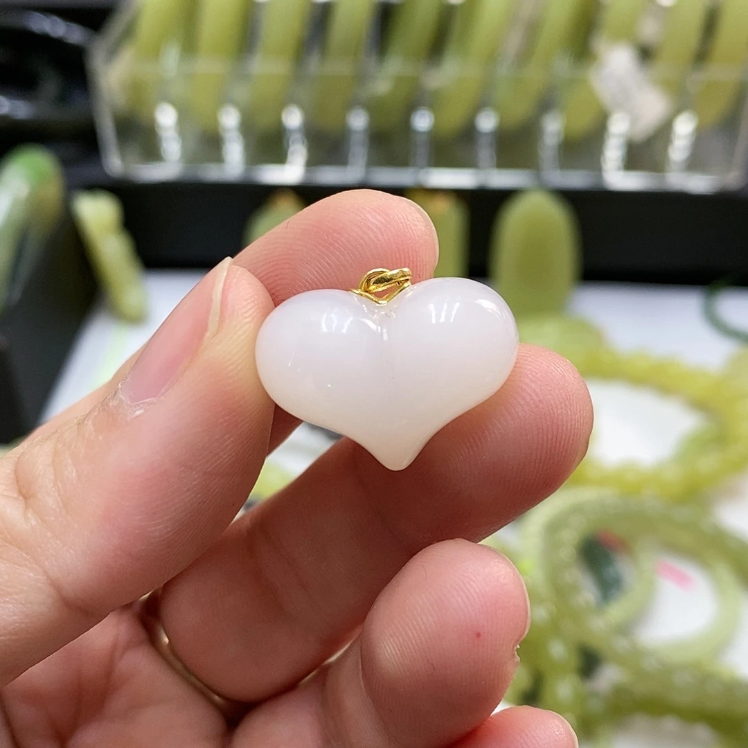 和田玉18K金镶嵌颈饰
