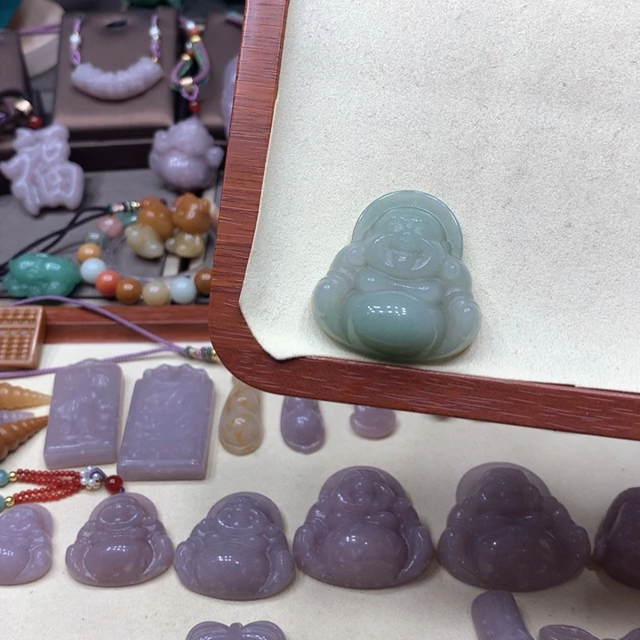 石英质玉颈饰未镶嵌喵****咪