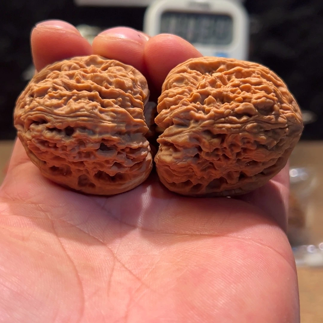 得****文玩核桃把件南疆41黄线