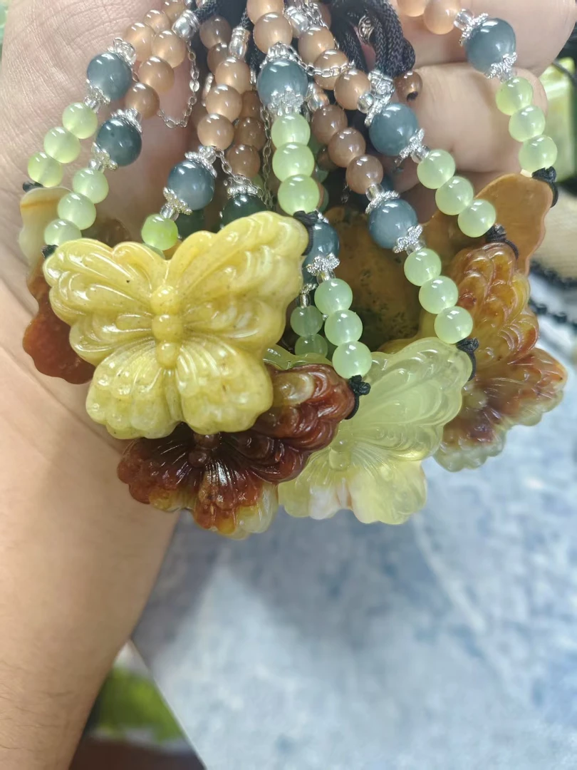 天然玉石蝴蝶吊坠多样性发货*拍一发一
