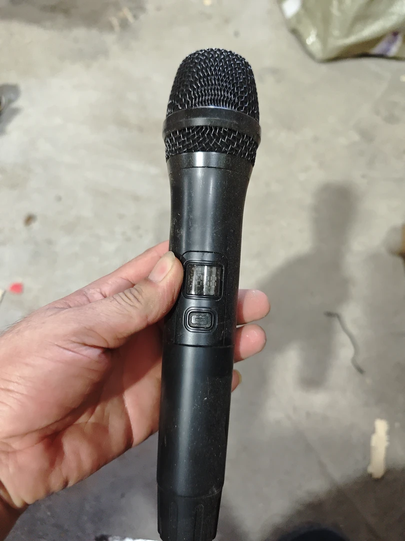 8新  无线话筒一个的价格包邮费。音箱话筒