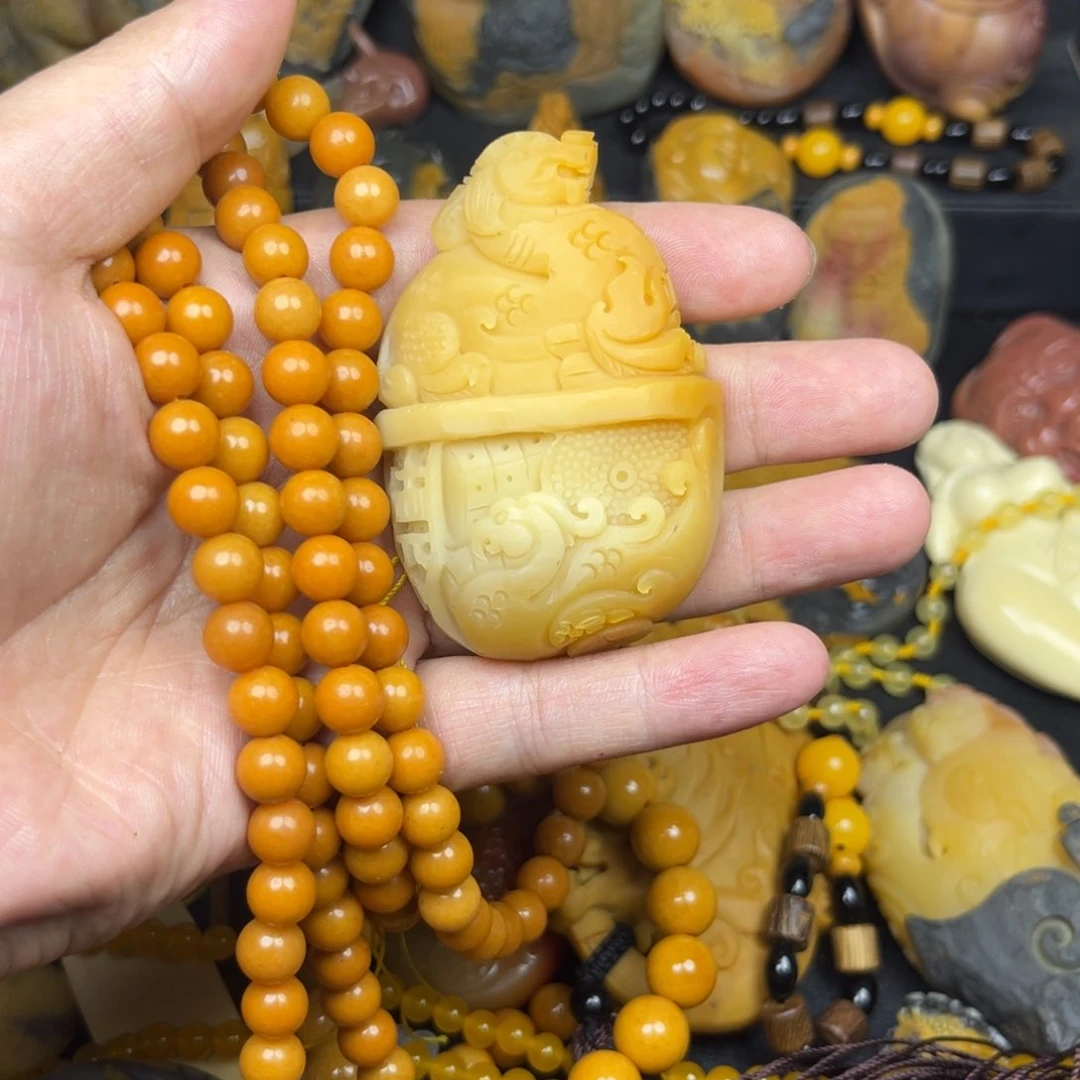 沙***驼石英质玉未镶嵌颈饰