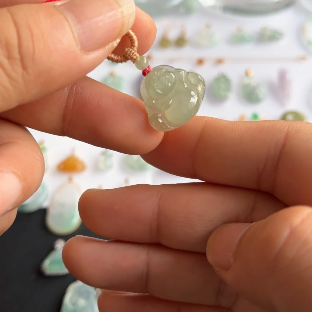 翡翠未镶嵌颈饰福利