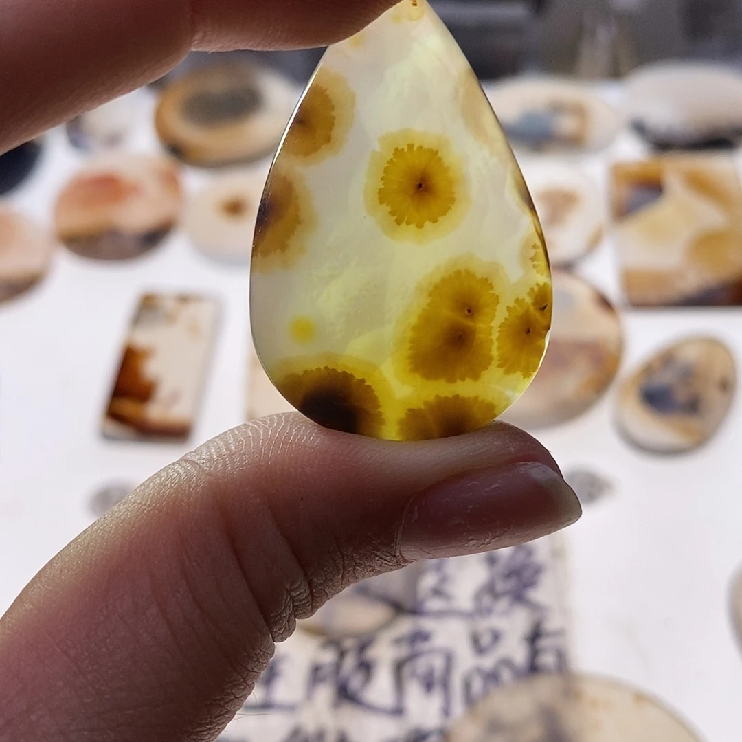 未镶嵌玛瑙/玉髓珠宝奇石