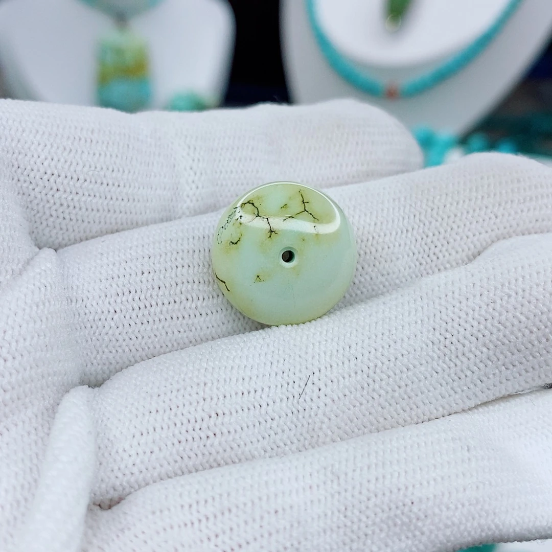 绿松石未镶嵌颈饰