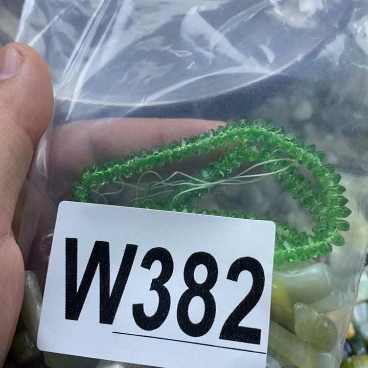 蛇纹石玉未镶嵌珠宝奇石