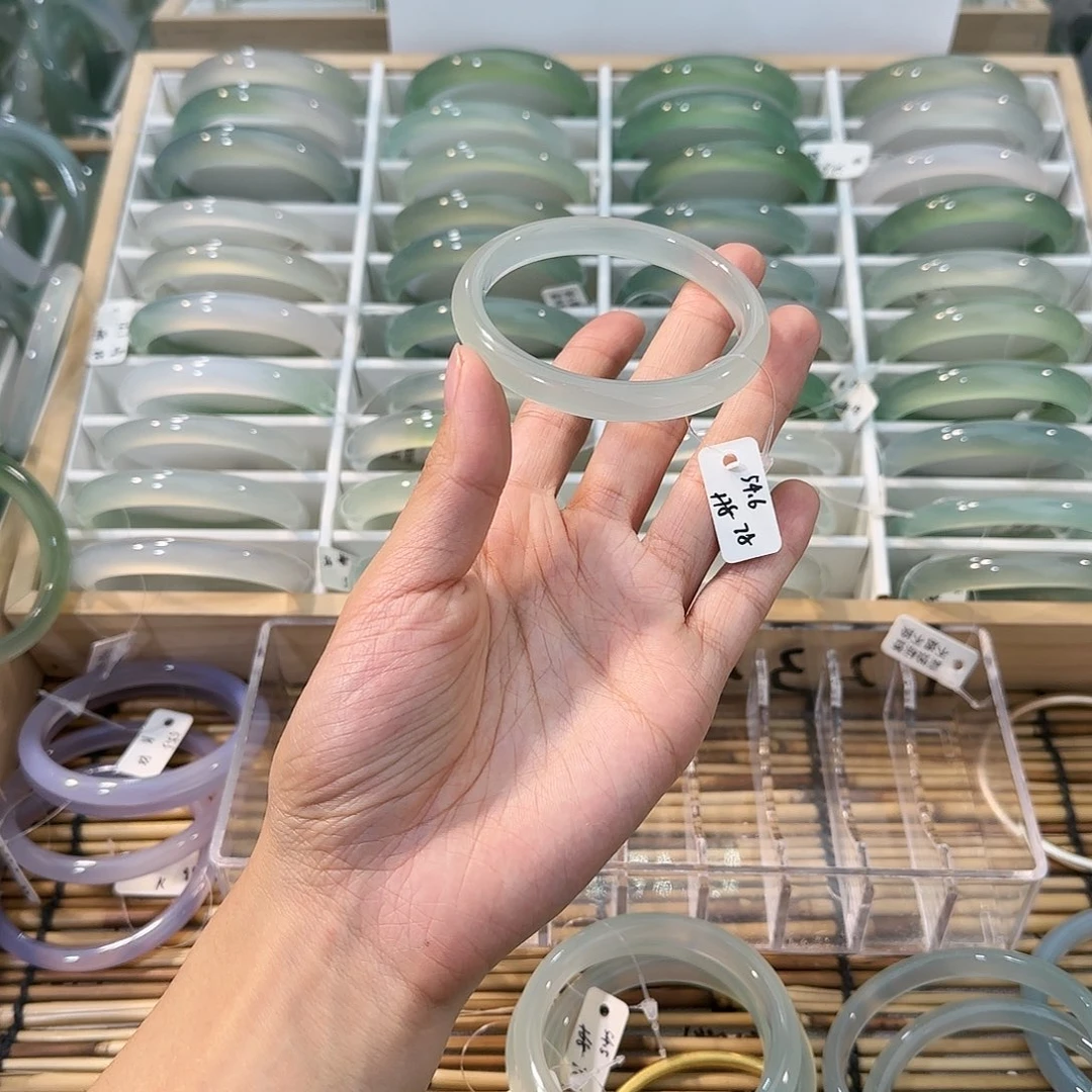 玛瑙/玉髓未镶嵌手镯圈口54.6