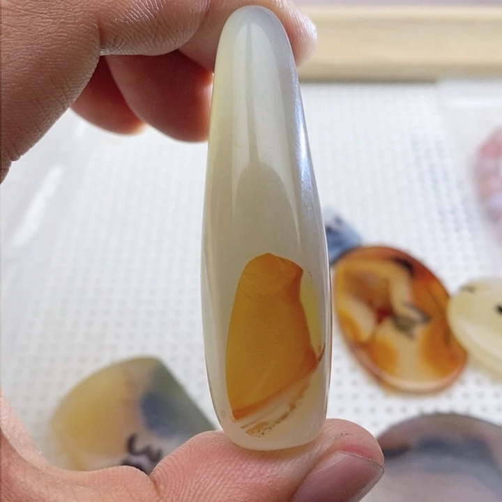 玛瑙/玉髓颈饰未镶嵌丫**?