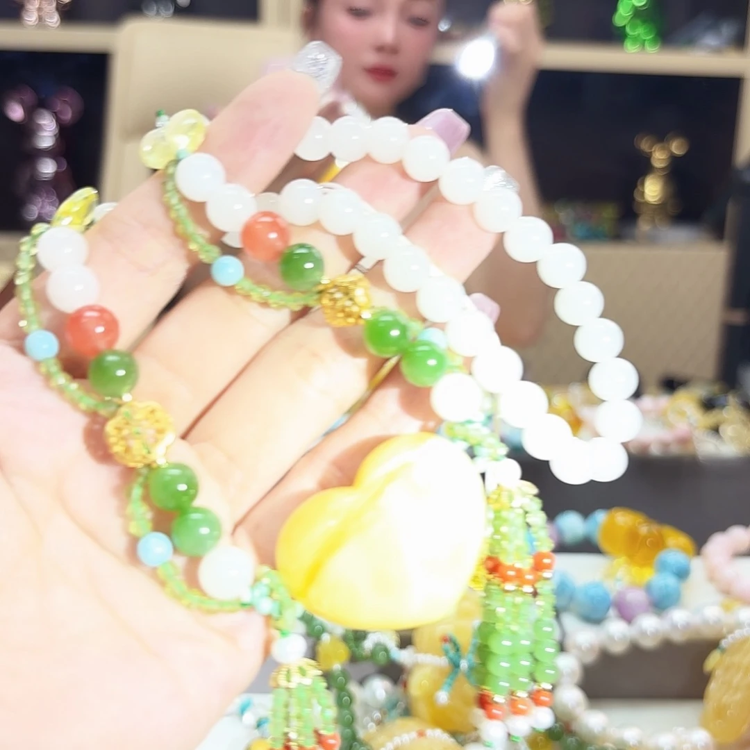 琥珀未镶嵌颈饰琥珀