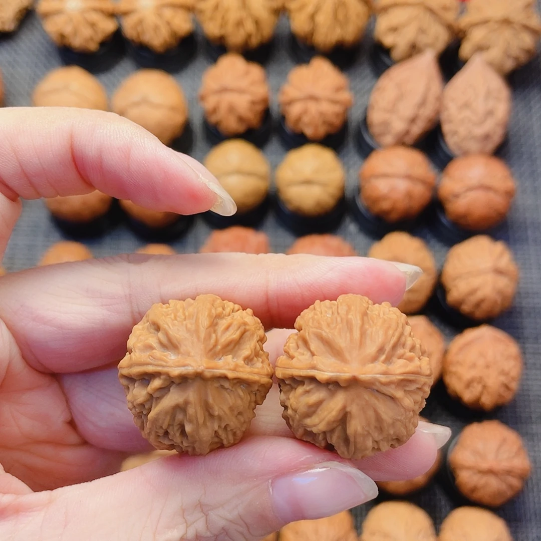 把件文玩核桃小珊瑚