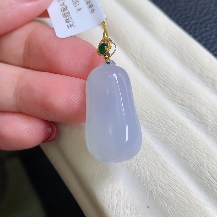 【闪购商品】翡翠18K金镶嵌颈饰瓜
