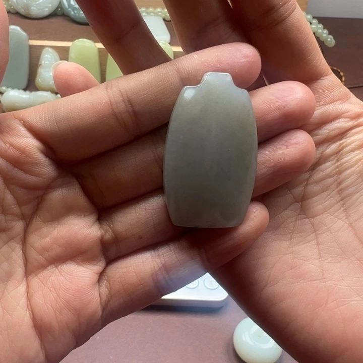 和田玉未镶嵌颈饰平安牌