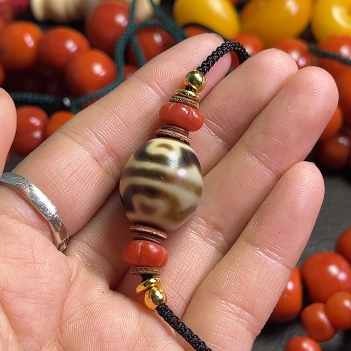 颈饰琉璃天**痴琉璃…………