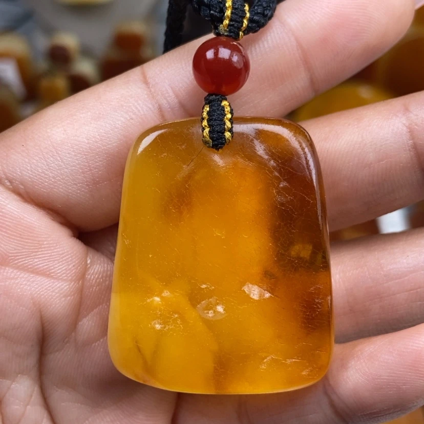 【闪购商品】琥珀颈饰未镶嵌