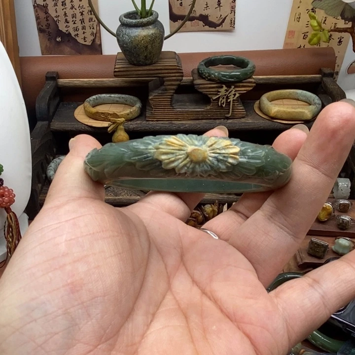 未镶嵌岫岩河磨玉（透闪石质玉）挂件?****ʸ