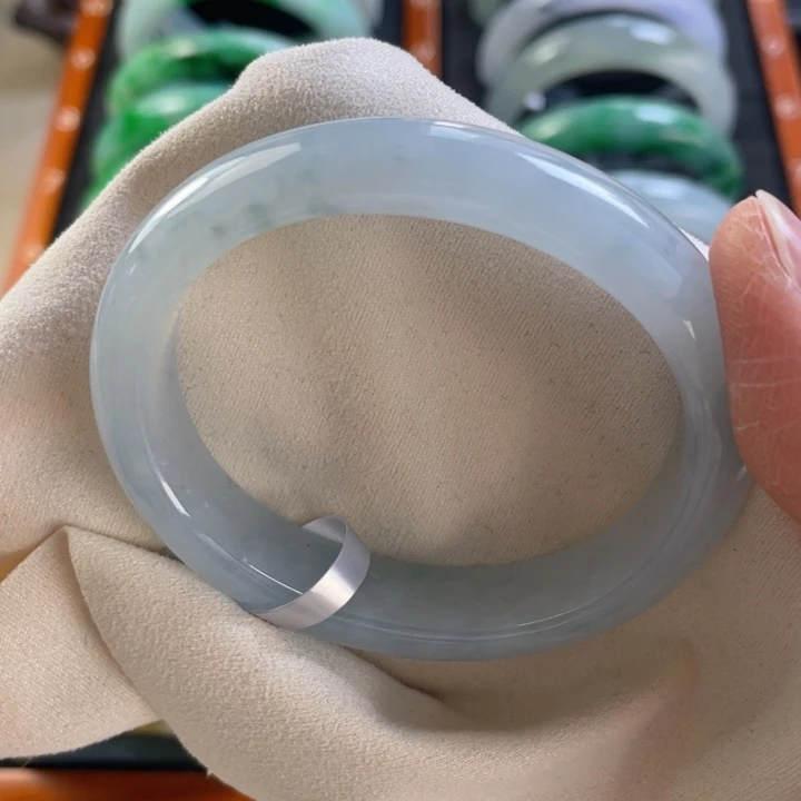 翡翠未镶嵌手镯（贵妃镯）缅甸翡翠