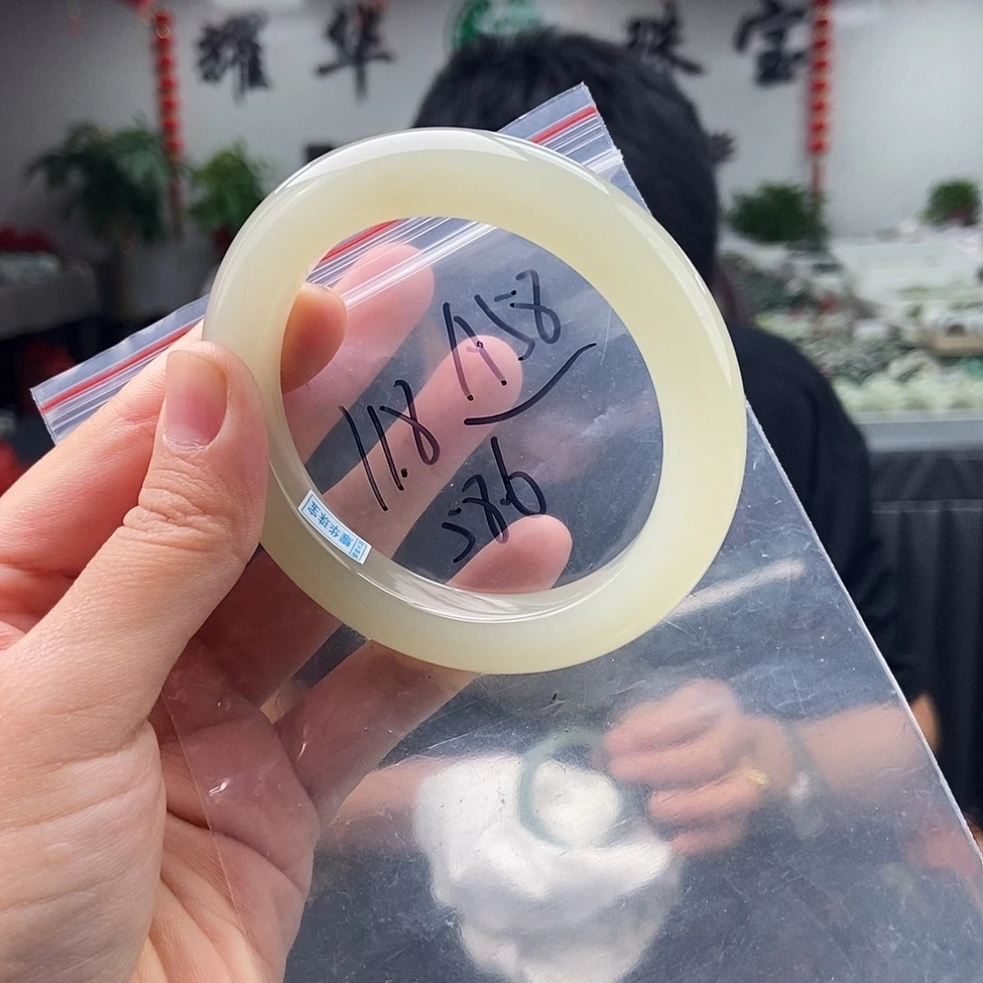 和田玉手镯未镶嵌拍一发一