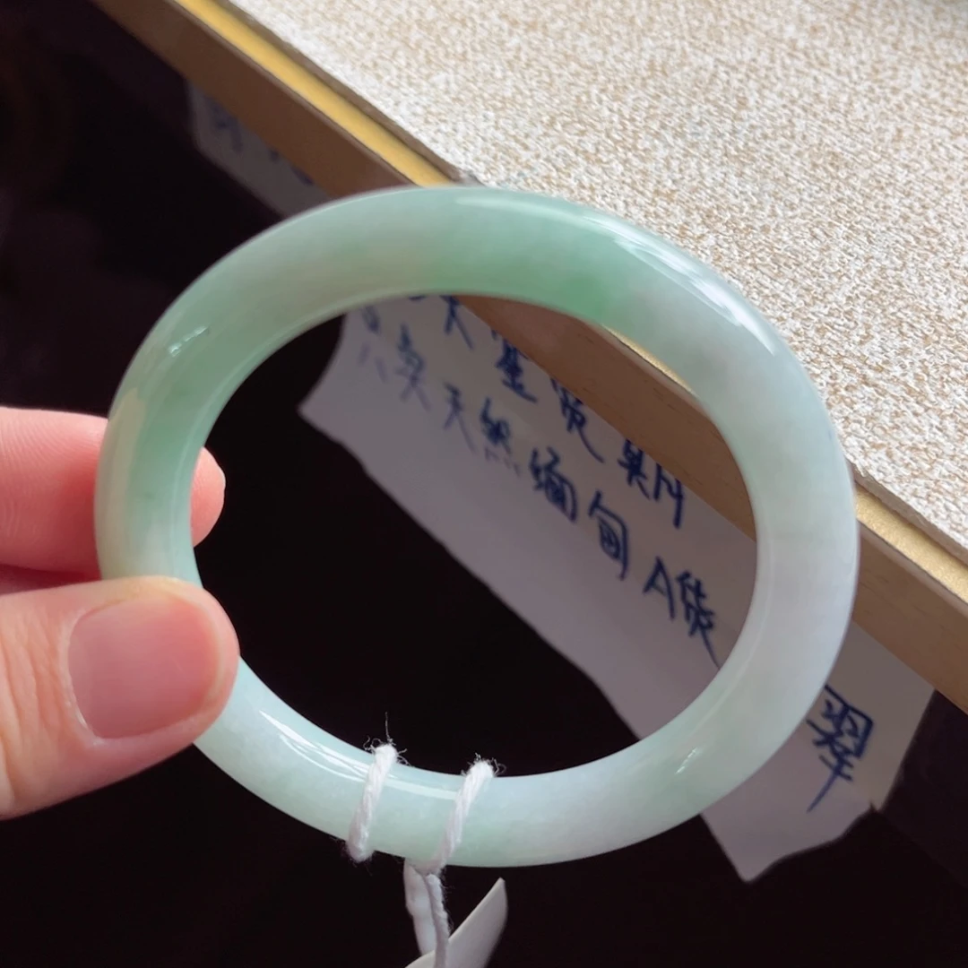 翡翠未镶嵌手镯手镯
