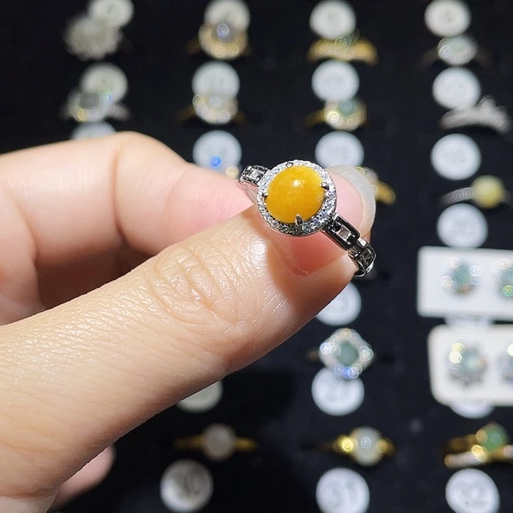 翡翠未镶嵌戒指戒指