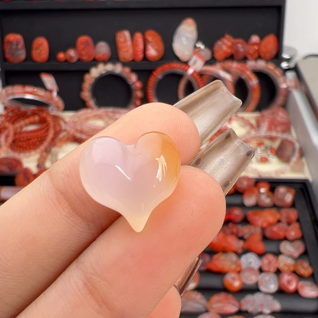 南红玛瑙未镶嵌颈饰屁桃