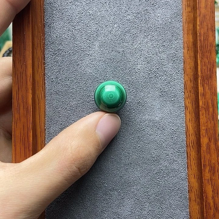 孔雀石裸石未镶嵌?*韵