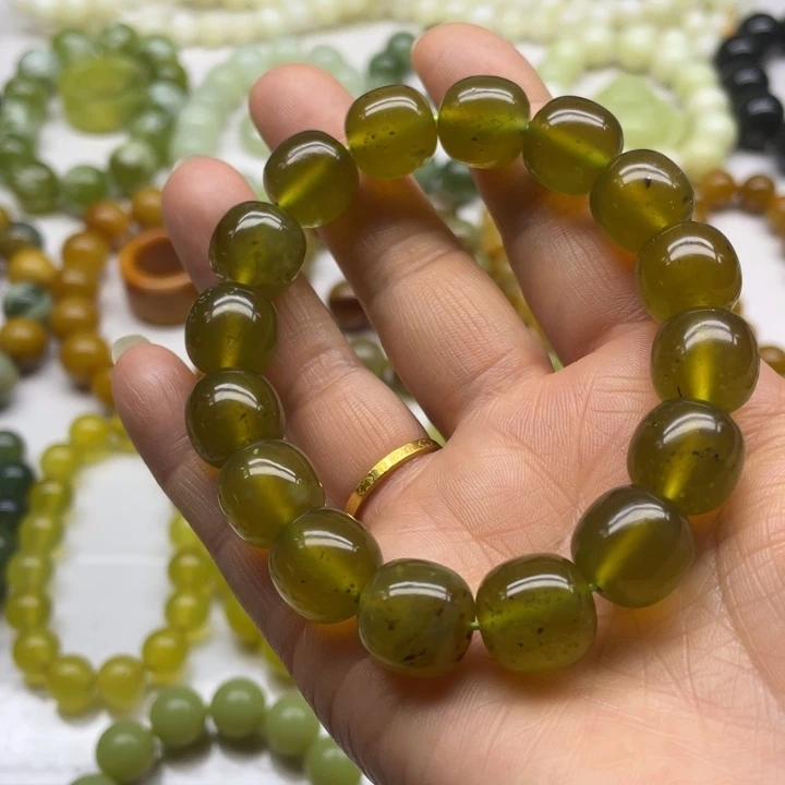 蛇纹石玉手串未镶嵌