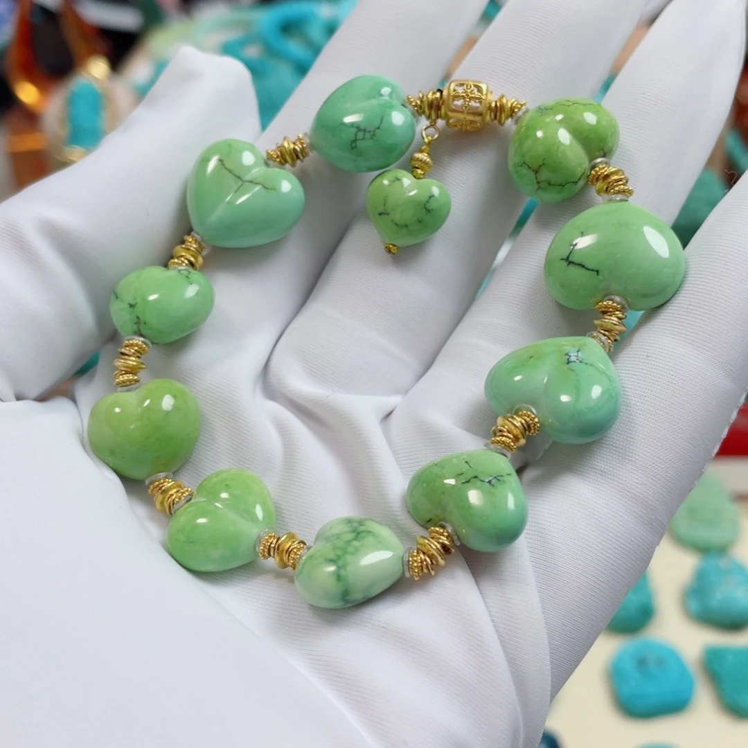 绿松石未镶嵌珠宝奇石