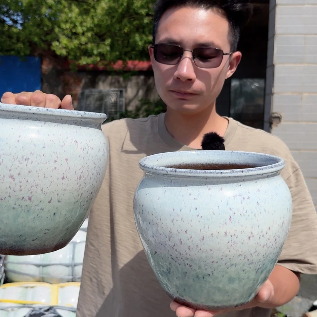 紫砂花盆口20高19（两个胖子俊薰衣草