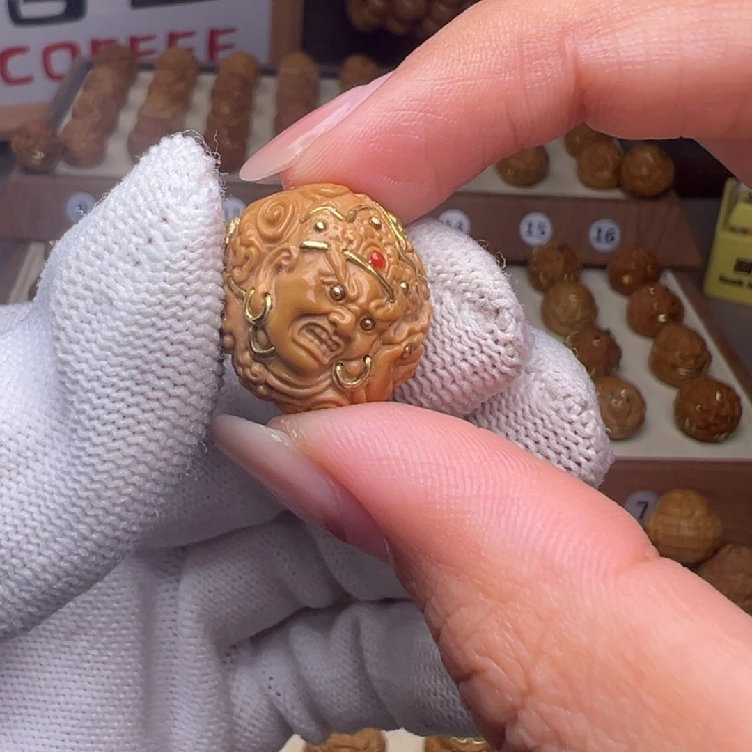 把件猴头核桃镶嵌款四大天王全品有正常封口线