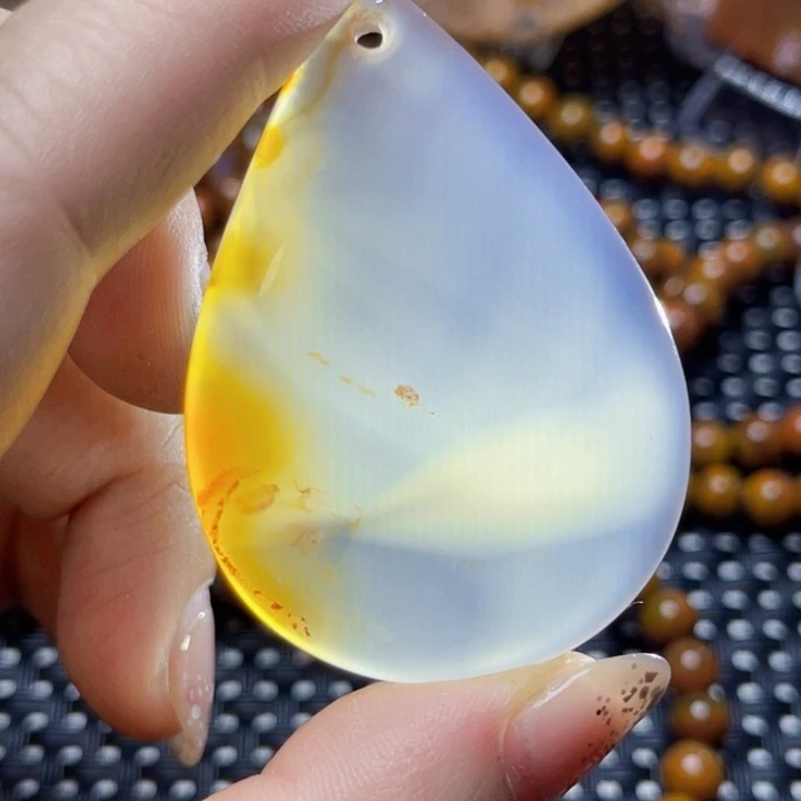 玛瑙/玉髓颈饰未镶嵌山**夫