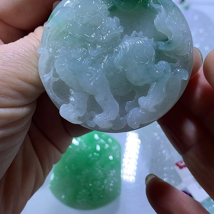 翡翠未镶嵌颈饰天然翡翠A货吊坠