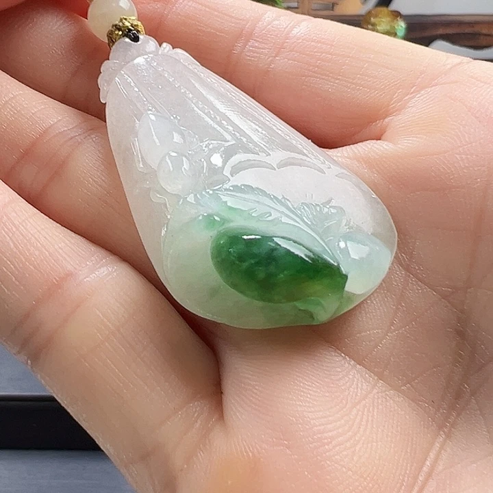 颈饰未镶嵌翡翠天然A货翡翠挂件