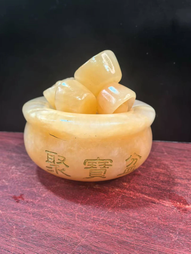 客厅玄关前台聚宝盆装饰