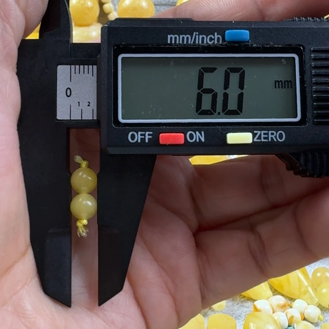 蜜蜡未镶嵌裸石11杂